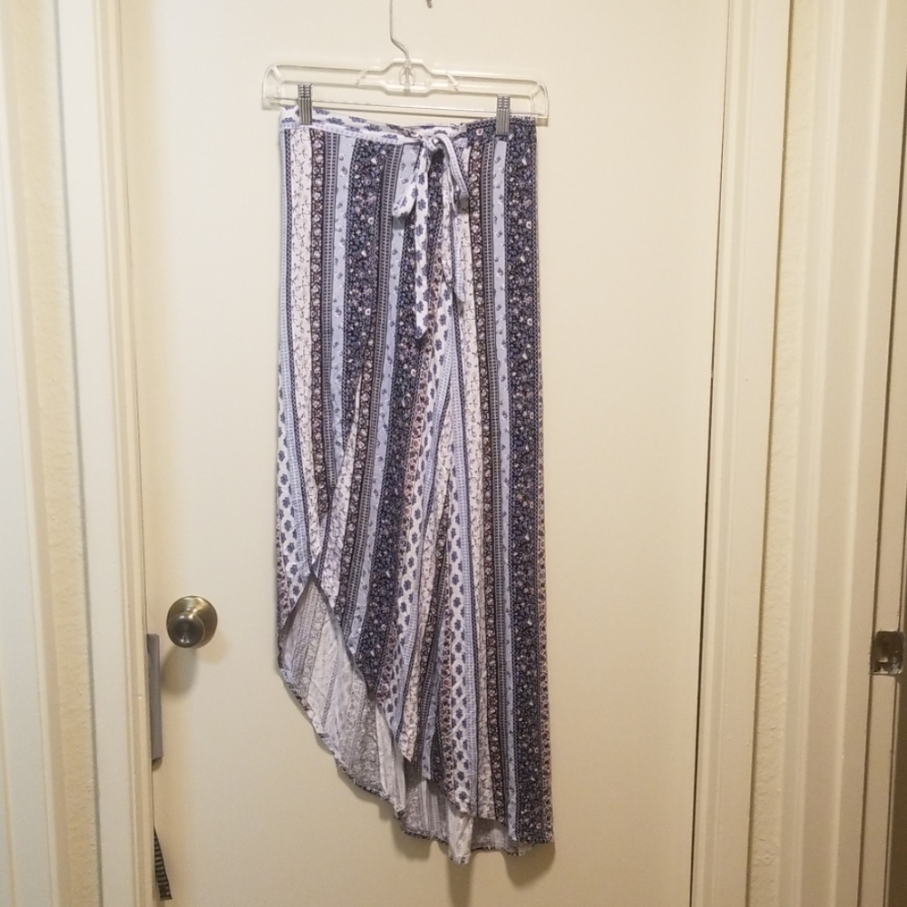 Asymmetrical skirt